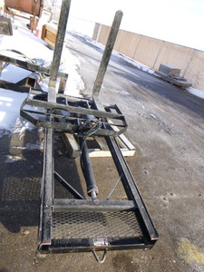 lot 3 image: Tebben Enterprises 3 Point Hydraulic Fork Lift