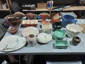 lot 27 image: Large Lot Of Redwing, McCoy, Roseville & Other Pottery