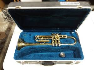 lot 32 image: Bundy Trumpet With Case (Rough Condition)