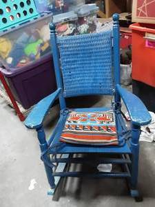 lot 42 image: Vintage Rocking Chair