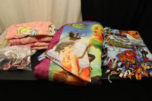 lot 31 image: Cinderella sheet set-twin, Disney F...