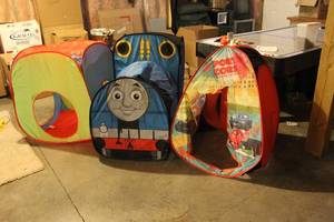 lot 32 image: 3 play huts, Cars has rips...