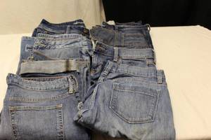 lot 49 image: size 6, 2 shorts, 1 skirt, 3 jeans...