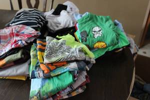 lot 65 image: Huge lot 5T shirts...