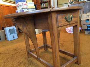 Drop Leaf End Table with Storage Drawer