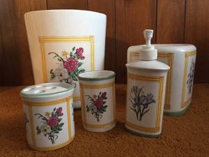 Ceramic Floral Bathroom Set