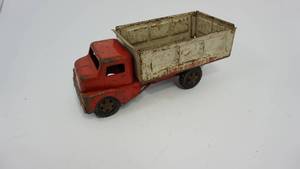 lot 3 image: Vintage Structo Pressed Metal 50s Hydraulic Toy Dump Truck