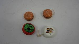 lot 46 image: Vintage Yo-yos