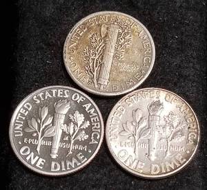 lot 05 image: 3 US DIMES 1942-D MERCURY 1946-D 1981-S (PROOF) ROOSEVELTS