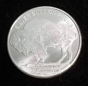 lot 08 image: 1 TROY OZ. .999 FINE SILVER INDIAN BUFFALO DESIGN