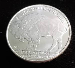 lot 29 image: 1 TROY OZ. .999 FINE SILVER INDIAN BUFFALO DESIGN