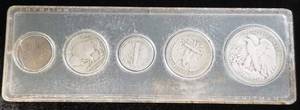 lot 32 image: 1935 US COIN SET IN PLASTIC 50C 25C 10C 5C 1C