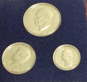 lot 19-A image: 1976 BICENTENNIAL US MINT SILVER COIN SET (3 COINS)