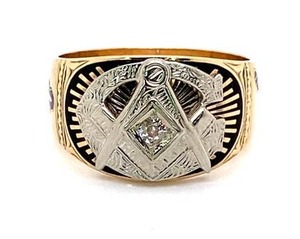 lot 24 image: Vintage Ornate Diamond Mens Masonic Ring in 10k Yellow Gold