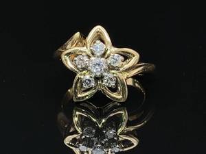 lot 32 image: Star Shaped Diamond Cluster Estate Ring in 14k Yellow Gold $1999 Retail