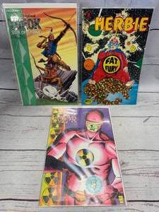 lot 21 image: Lot of 3 Vintage Comic Books