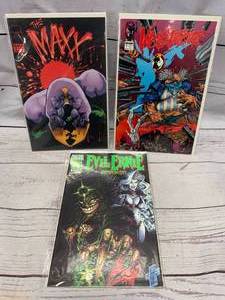 lot 28 image: Lot of 3 Vintage Comic Books