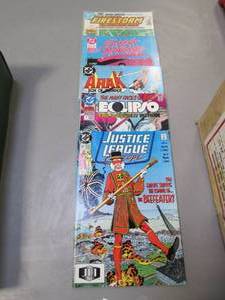 lot 30 image: DC Comic Book Lot (Justice League, ...