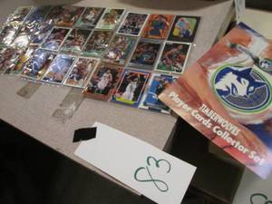 lot 83 image: Lot of Basketball Cards in Protecti...