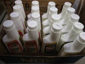 lot 106 image: Flat of 8oz. Bottles if Comet Bathr...