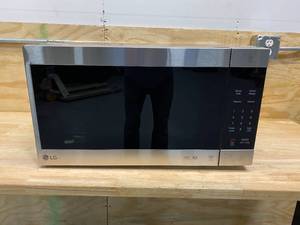 lot 38 image: LG ELECTRONICS NeoChef 2.0 cu. ft. Countertop Microwave in Stainless Steel