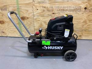 lot 97 image: HUSKY 8G 150 PSI Hotdog Air Compressor