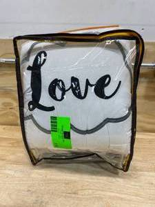 lot 112 image: INTELLIGENT DESIGN Khloe 5-Piece GreySilver King Duvet Cover Set