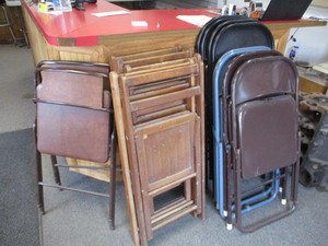 16 Folding Chairs