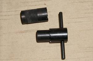 lot 68 image: 12 Gauge Choke Tube with Removal Tool - Full