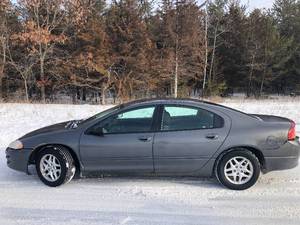 lot 3 image: 2004 Dodge Intrepid SE