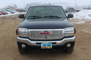 lot 6926 image: 2005 GMC Sierra 1500 SLE Crew Cab 4x4