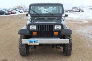 lot 6936 image: 1989 Jeep Wrangler - 4WD - 5 Speed -