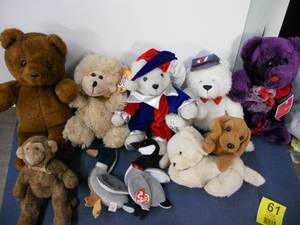 lot 61 image: Sweet Bunch of Stuffed Animals