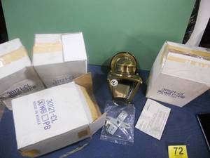 lot 72 image: 4 Carriage Style Light Fixtures - New in Box