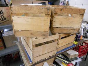 lot 30 image: 4 Wood Crates