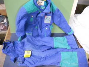 lot 96 image: Snow Suit Set Jacket and SnowPants - London Fog - Childs size 7