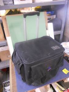 lot 8 image: Creative Memories Rolling Craft Organizer Tote