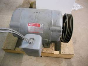lot 4 image: Imperial 3 Phase 200 Volt 20 HP 64.3 Amp Electric Motor (Came out of precision elevator motor)