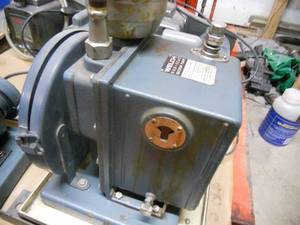 lot 105 image: Welch Duo-Seal Medical Vacuum Pump Model 1402