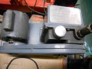 lot 106 image: Welch Duo-Seal Medical Vacuum Pump Model 1402 - Needs new cord
