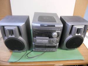 lot 165 image: Aiwa Stereo with Dual Cassette, AMFM, CD, and Dual Speaker System Model SX-NA202 Digital Audio System