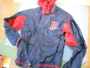 lot 178 image: Childs Minnesota Twins Jacket - Medium