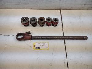 (5) Ridgid Pipe Thread Dies with Ha...