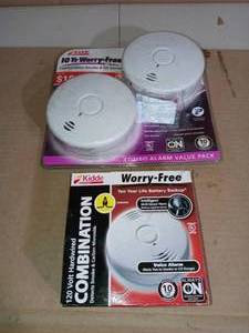 lot 5 image: Smoke & Co Alarm by Kidde & 120 V combination by Kidde- open box not used