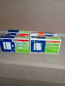 lot 11 image: Decora 15 Amp Tamper-Resistant Duplex Outlet, White (10-Pack) by Leviton- open box not used