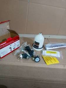 lot 16 image: Gravity Feed Composite HVLP Spray Gun by Husky - slightly used
