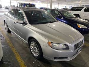 lot 9 image: 2007 Volvo S80 3.2