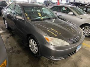 lot 12 image: 2002 Toyota Camry XLE