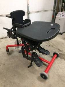 lot 1 image: MSRP $4500 EasyStand Bantam w Tray & Supine Option Which Allows Transfers To A SeatedSupine Position Or Any Position In Between - Great Condition