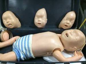 lot 46 image: MSRP $1200&nbspLaerdal Resusci Baby CPR Medical Training Manikin w Case - Good Condition